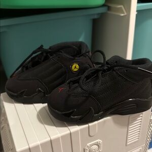 Jordan Kids Black and Yellow Sneakers